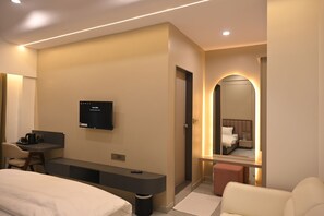 Signature Room | Free WiFi, bed sheets - Plumeria Hotel  (Bhuj)
