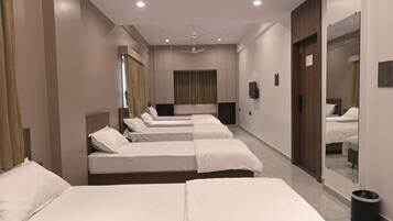 Luxury Room | Free WiFi, bed sheets