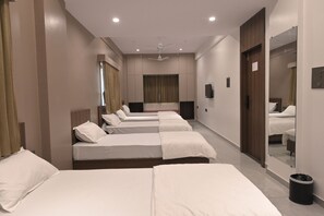 Luxury Room | Free WiFi, bed sheets