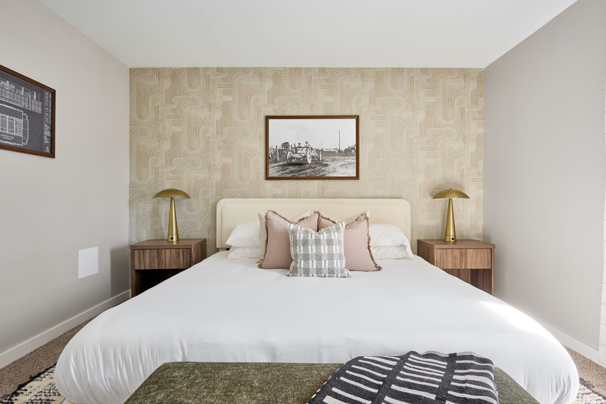 4 bedrooms, desk, iron/ironing board, WiFi