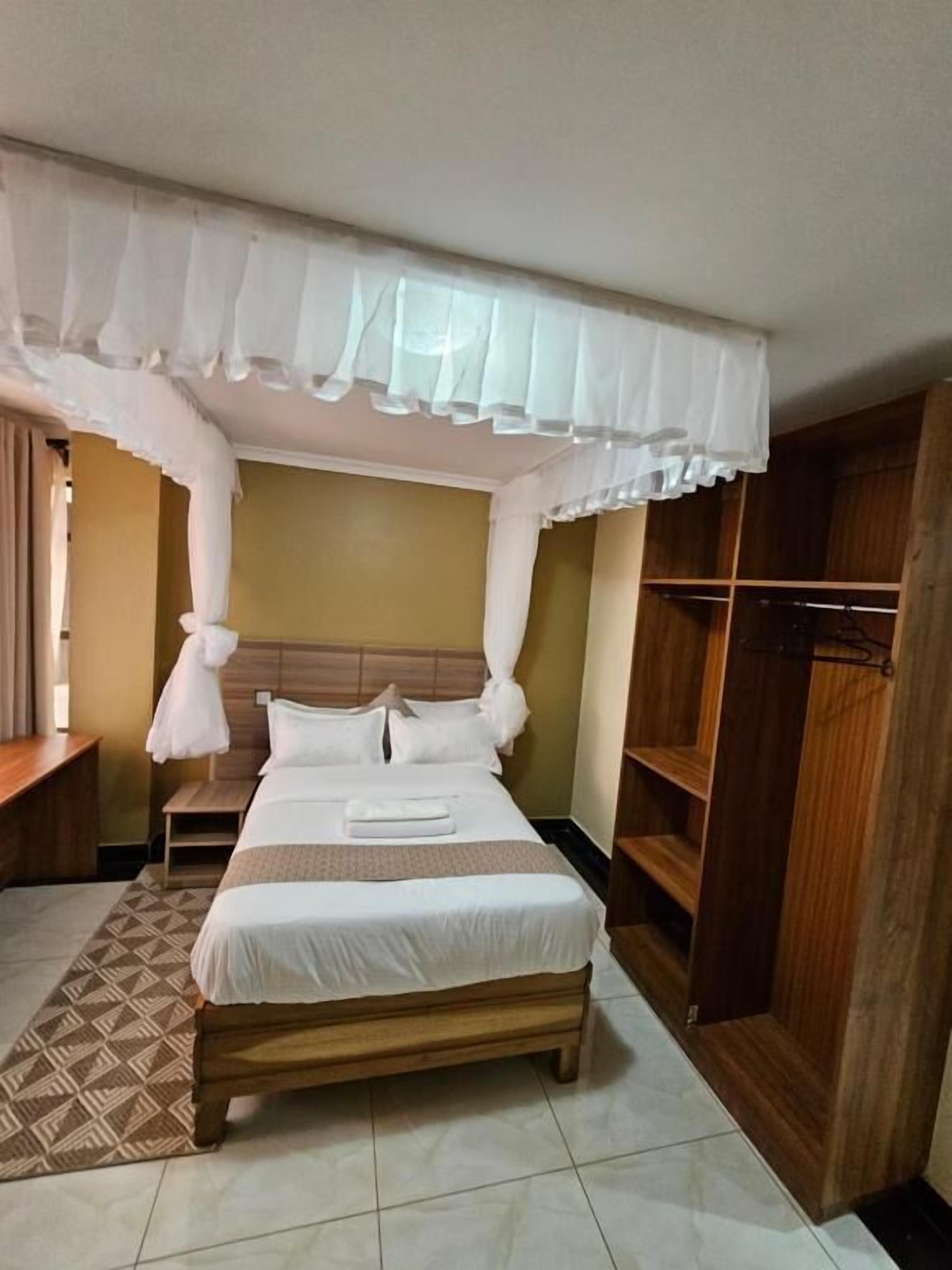 Deluxe Single Room, City View | Soundproofing, free WiFi, bed sheets