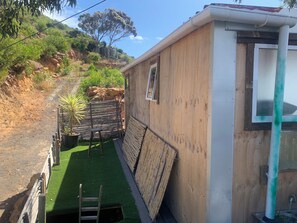 المنطقة المحيطة بالمنشأة