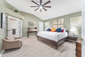 3 bedrooms, desk, iron/ironing board, free WiFi