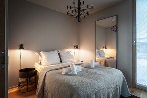 3 bedrooms, travel cot, WiFi, bed sheets