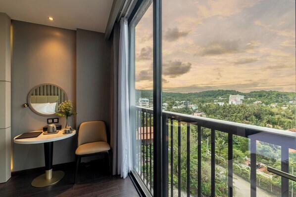 Deluxe Double Room | In-room safe, desk, laptop workspace, blackout drapes