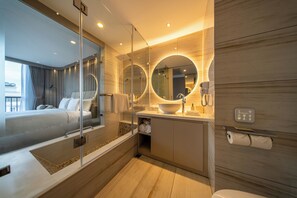 Deluxe Double Room | Bathroom | Hair dryer, slippers, towels, soap - WorldHotels Long Beach Resort Phu Quoc (Phu Quoc)