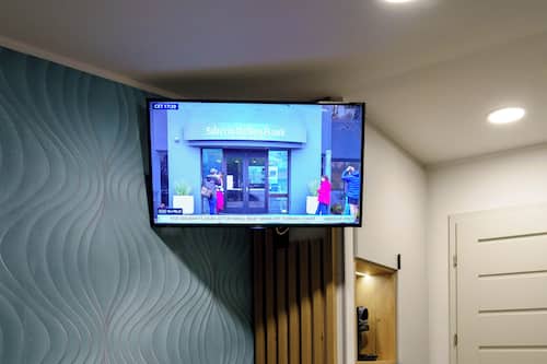 Comfort Double or Twin Room | In-room safe, desk, laptop workspace, soundproofing