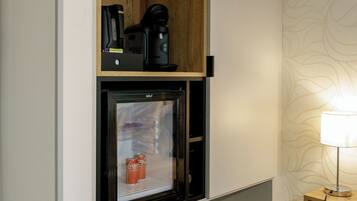 Comfort Double or Twin Room | In-room safe, desk, laptop workspace, iron/ironing board