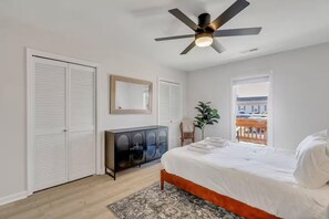Iron/ironing board, Internet, bed sheets