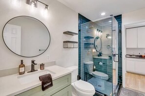 Een douche, een haardroger