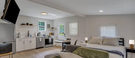 1 bedroom, iron/ironing board, internet, bed sheets