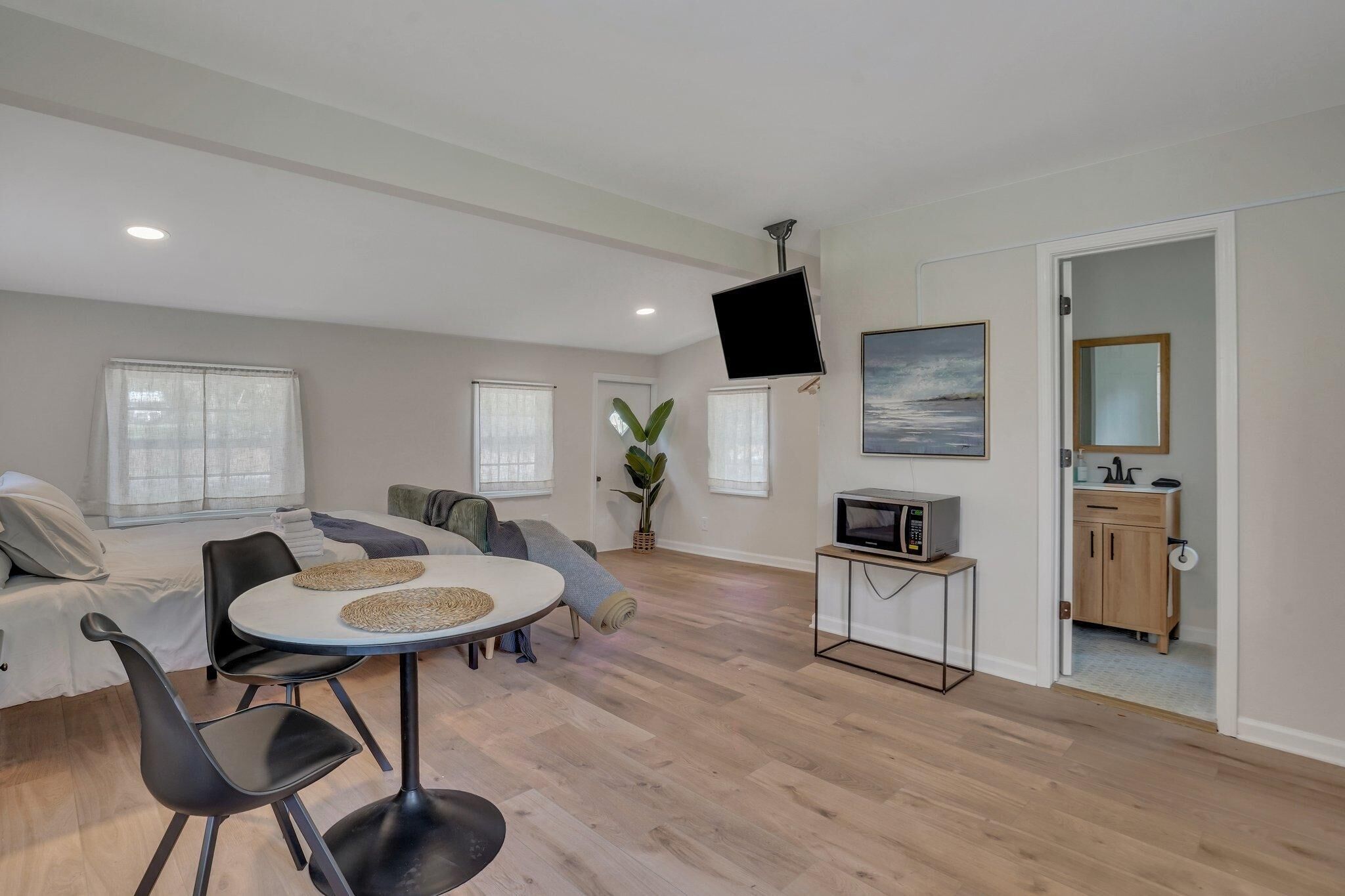 1 chambre, fer et planche à repasser, accès Internet, draps fournis