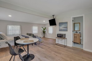 1 bedroom, iron/ironing board, Internet, bed sheets