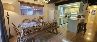 4 bedroom, 2 bath, sleeps 10 adults. West End Donner Lake.