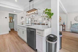 Interior - Poolside Palms | Team Joseph Ellen (Jacksonville Beach)