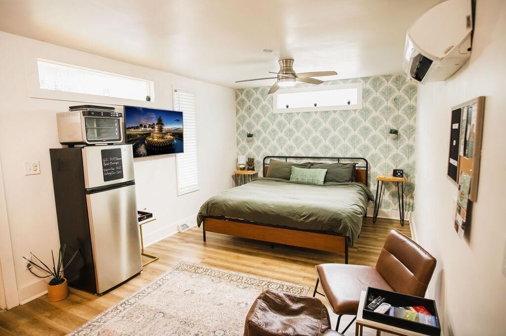 Bügeleisen/Bügelbrett, Internetzugang, Bettwäsche