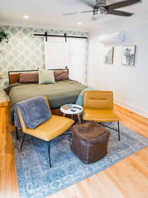 1 habitación, tabla de planchar con plancha y acceso a internet 