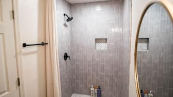 Ducha y secador de pelo