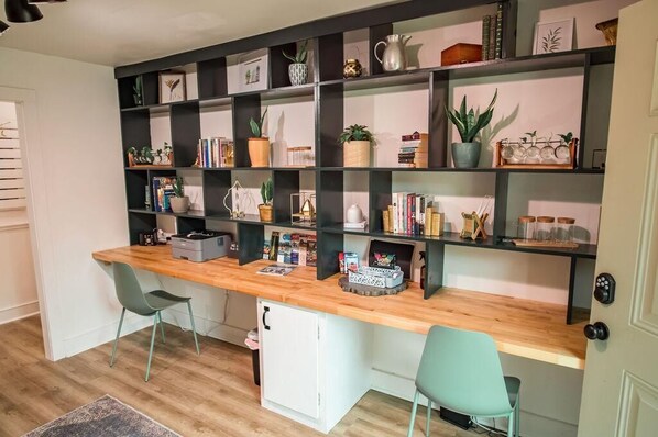 Business centre - The Olive Nest - Cozy Large Studio on Remount (North Charleston)