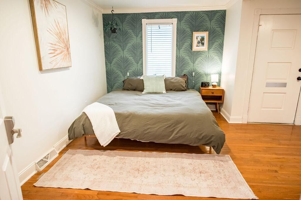 Iron/ironing board, Internet, bed sheets