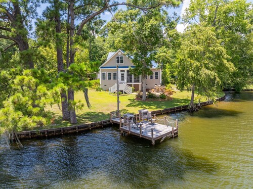 Tie One On! at 4 Bdr Waterfront Lake Marion