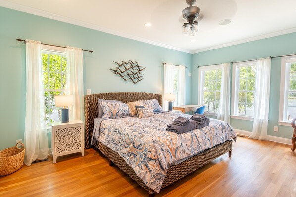 4 chambres, fer et planche à repasser, accès à Internet, literie fournie