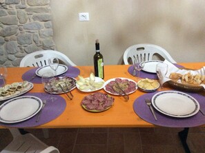 Dining - Agritourism educational farm The Treasure of MiRo (Piemonte)