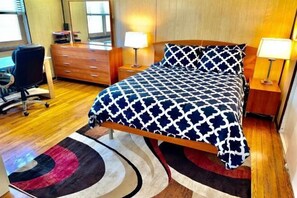 Room - LGA, 3 Br Duplex Private House! (New York)