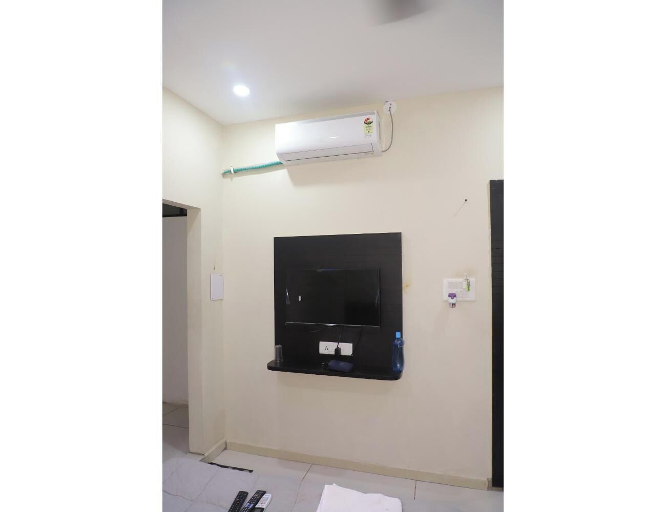 Basic Double Room, Balcony, City View | Free WiFi, bed sheets