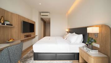 Premium Apartment, 3 Bedrooms, Bathtub, City View | Hypo-allergenic bedding, in-room safe, desk, laptop workspace
