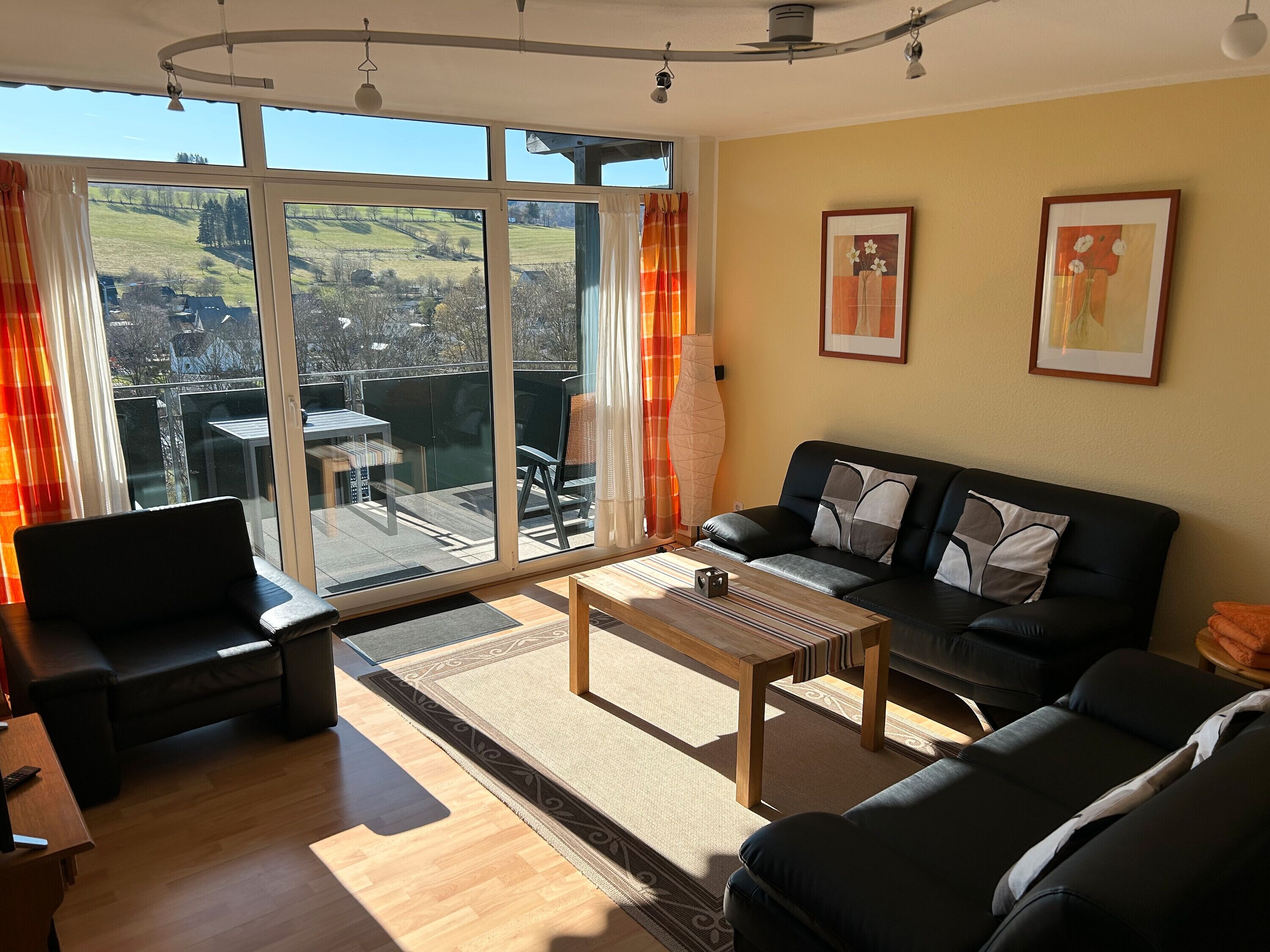 Fernseher, Kamin, DVD-Player, Stereoanlage