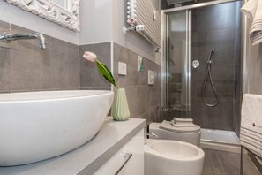 Apartment, 3 Schlafzimmer | Badezimmer | Kostenlose Toilettenartikel, Haartrockner, Bidet