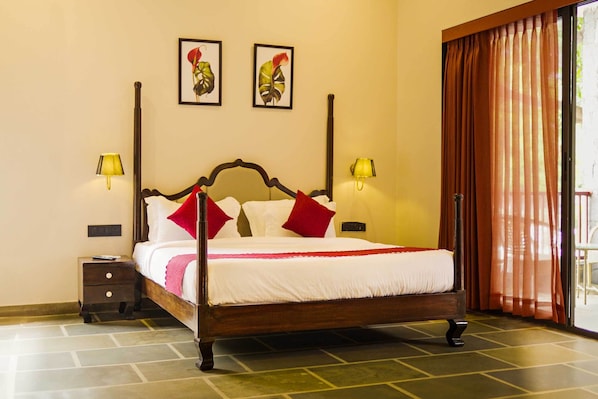 Deluxe-sviitti, parveke, näköala mäelle | Työpöytä, kannettavalle tietokoneelle sopiva työtila, ilmainen Wi-Fi