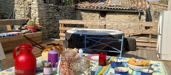 Room 'Chambre 2 - Sous Les Étoiles' with Shared Terrace and Wi-Fi