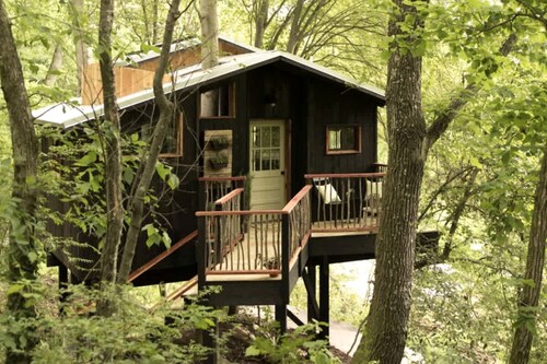 Romantic Tree House near Chattanooga in the North Georgia Woodlands