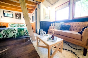 1 habitación, tabla de planchar con plancha, wifi y ropa de cama