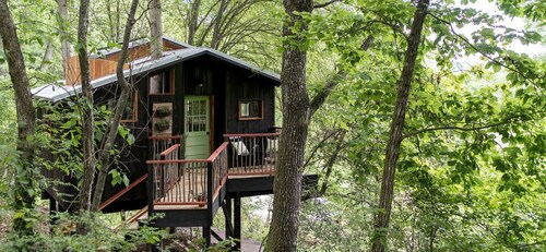 Romantic Tree House near Chattanooga in the North Georgia Woodlands
