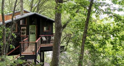 Romantic Tree House near Chattanooga in the North Georgia Woodlands