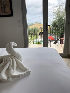 3 chambres, fer et planche à repasser, Wi-Fi, draps fournis