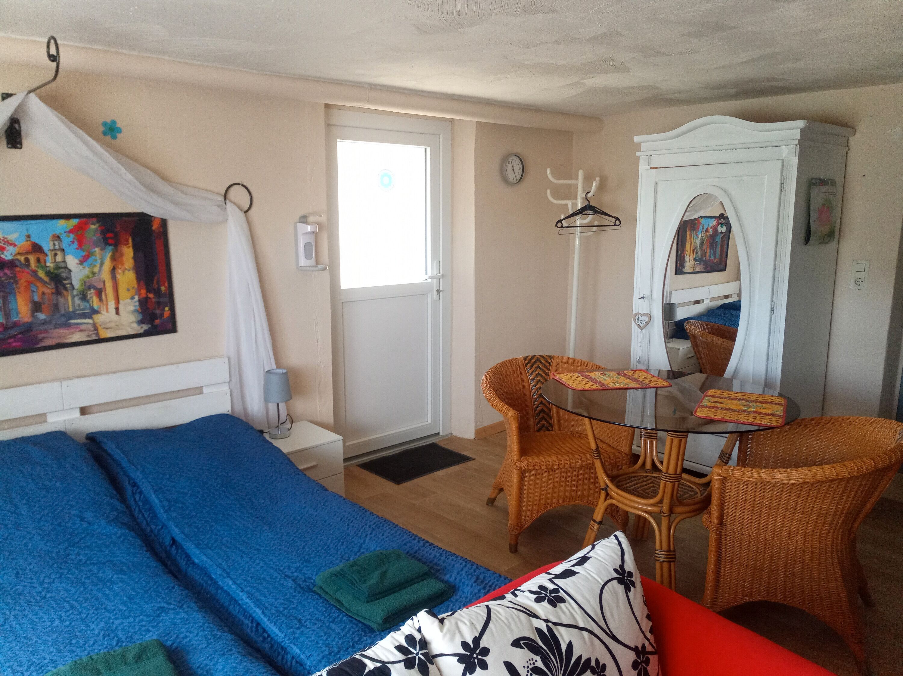 1 habitación, wifi y ropa de cama 