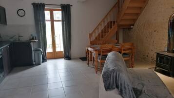 Televisie en een open haard