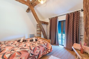 3 habitaciones, tabla de planchar con plancha, wifi y ropa de cama 