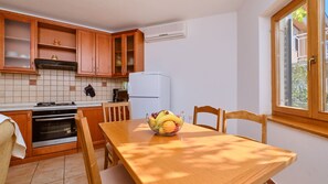 Fridge, microwave, oven, dishwasher