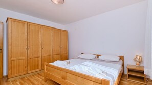 2 bedrooms, free WiFi, bed sheets