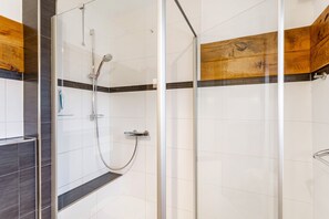 Een douche, een haardroger