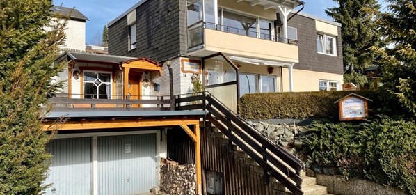 تفاصيل الفندق من الخارج