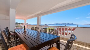 Outdoor dining - Apartment Mediera sea view 2 by Villas Guide (Sveti Juraj)