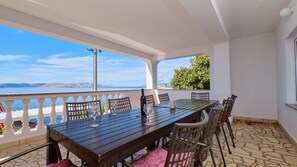 Outdoor dining - Apartment Mediera sea view 2 by Villas Guide (Sveti Juraj)