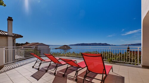 Apartment Mediera sea view 2 by Villas Guide