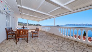 Outdoor dining - Apartment Mediera sea view 1 by Villas Guide (Sveti Juraj)